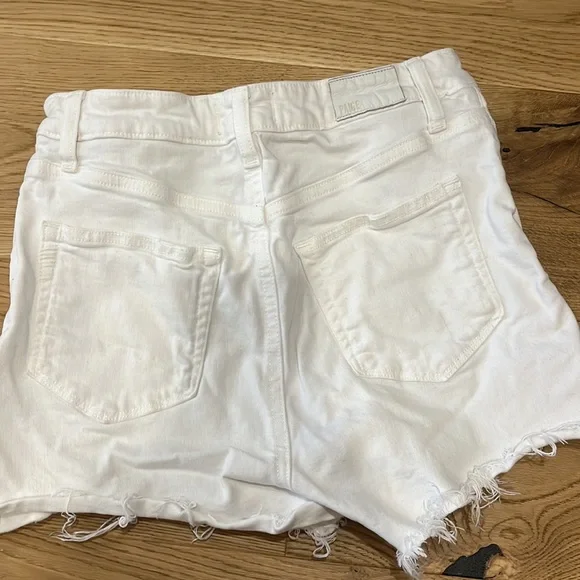 PAIGE Dani Denim Jean shorts - Picture 6 of 6